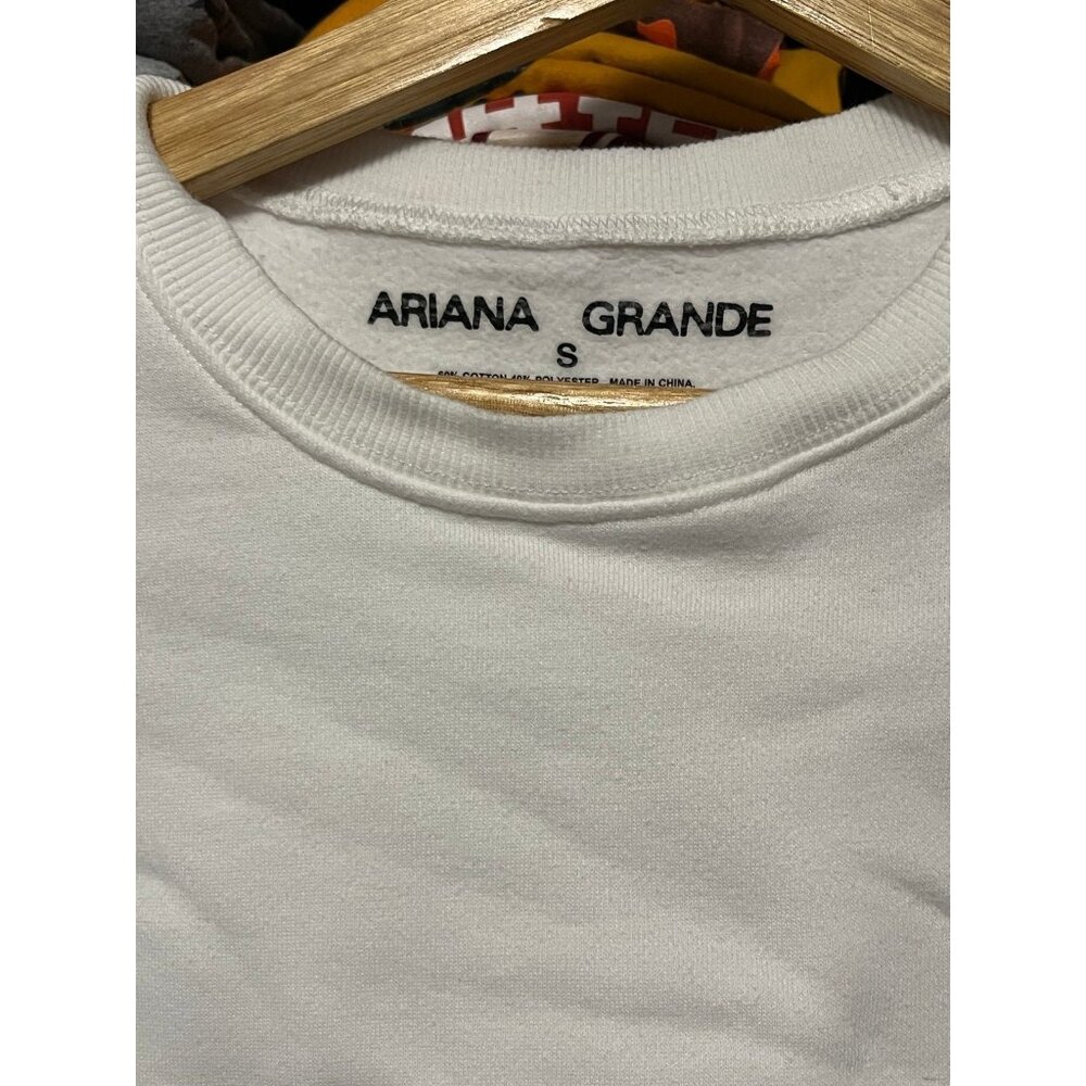Ariana Grande sweater - Picture 2 of 3